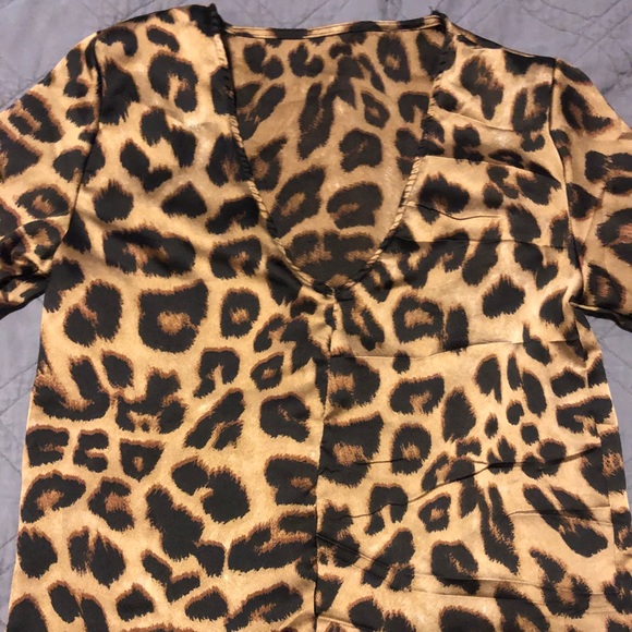 Long sleeve cheetah blouse - Picture 6 of 7
